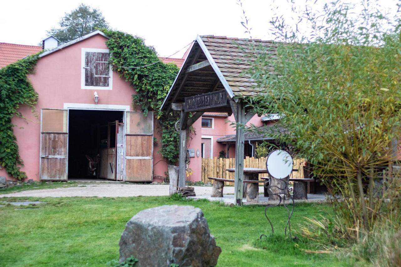 Villa Ranc Cerveny Mlyn Lisov  Esterno foto